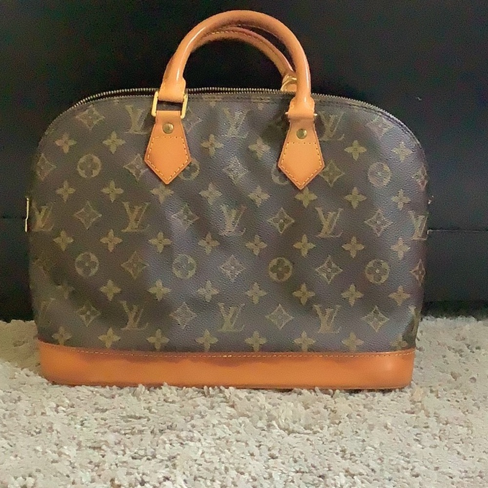 Authentic Louis Vuitton Monogram Alma PM Handbag